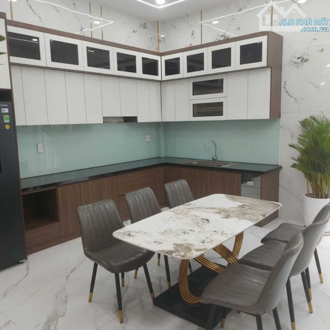 Nhà vip khu Hà Đô, đường 12m Lê Thị Riêng, P.Thới An, Q.12, sát Gò Vấp, 90m2, 3 tầng, 7,8 - 2