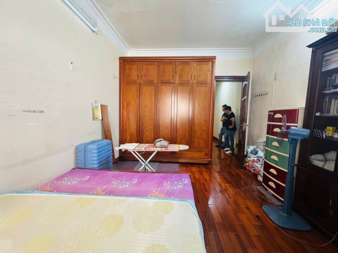 Bán nhà phố Nguyễn Văn Huyên Cầu Giấy 57m 4 tâng ngõ ôtô tránh 21 tỷ - 2