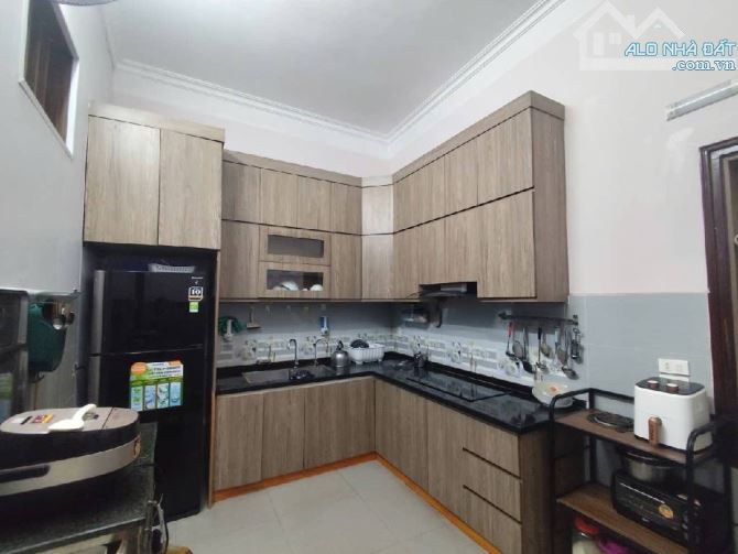 Bán nhà Láng Hạ (Đống Đa-Ba Đình) mặt tiền 5m, dt 60m2 giá 13,6 tỷ (có thương lượng) - 2