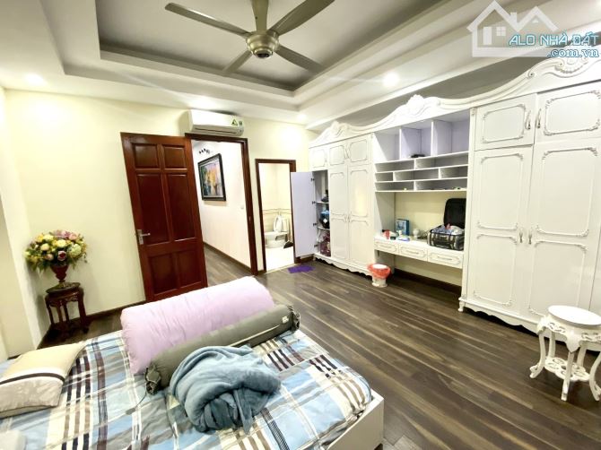 BÁN NHÀ PHÂN LÔ 19/5 VĂN QUÁN – 2 MẶT ĐƯỜNG Ô TÔ TRÁNH – KINH DOANH ĐỈNH - 62M X 4 TẦNG - 2