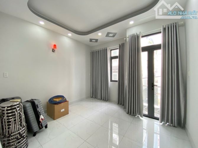 Bán Gấp Nhà 3 Tầng - Đường Hương Lộ 2 - Gần Bệnh Viện Bình Tân - DT 50m2 - HXT - Nhỉnh 5Tỷ - 2