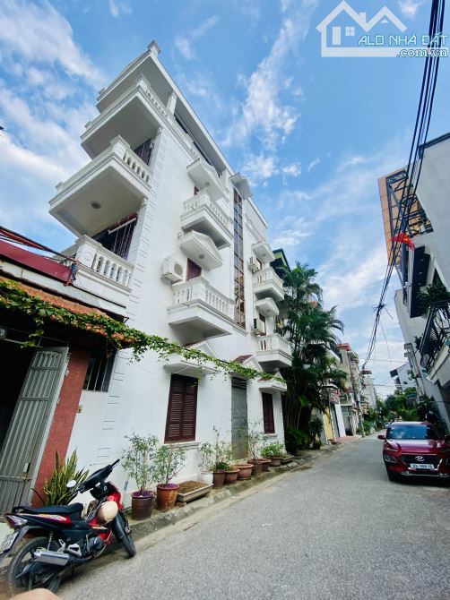 Bán nhà riêng dân xây 62m2 tại Đức Giang- ô tô đỗ cửa, nội thất gỗ Gụ- 15 tỷ - 2