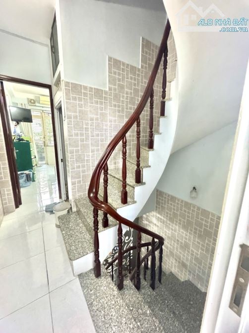 🏠 Hoàng Hoa thám Q phú nhuận -Đường trước nhà 8M THÔNG - 41M2 - 4 Tầng BTCT đúc Kinh Doan - 2