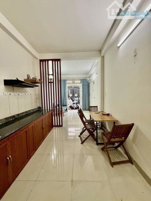 Bán Nhà Ngay Khu VIP Phan Xích Long - Q .phú nhuận - Đường Nhựa 6m Thông tứ tung - 4Tầng B - 2
