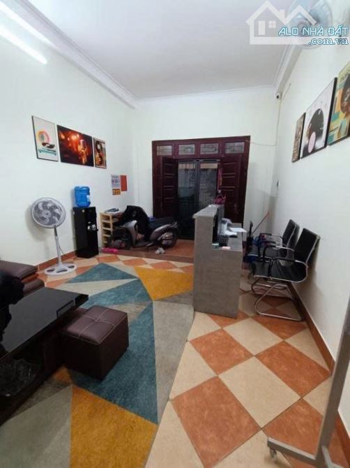 Cho thuê nhà ô tô, vp, Cảm Hội-Hai Bà Trưng, 65m2, 5 tầng, 7 ngủ, 22 triệu. - 2