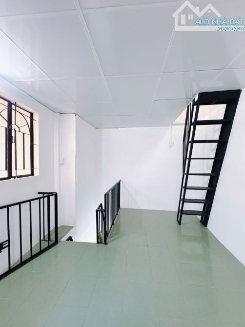 Nhà đẹp 3 tầng - 20m2 - Hẻm 4m - Hoàng Diệu Quận 4. - 2