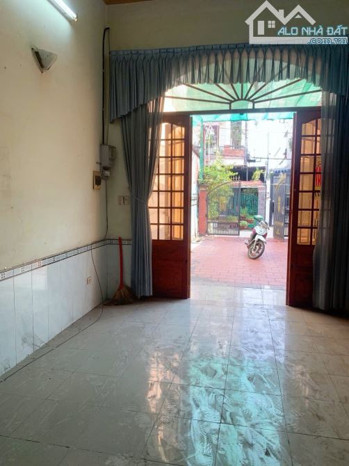 Bán nhà 1 trệt 2 lầu 110m2 2 mặt tiền gần BV Shing Mark  TP Biên Hòa Đồng Nai có 5,5 tỷ - 2