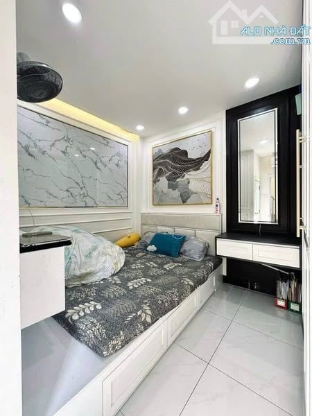 NHÀ ĐẸP HOÀNG VĂN THỤ - 5 TẦNG - CHỈ 5.X TỶ - 5