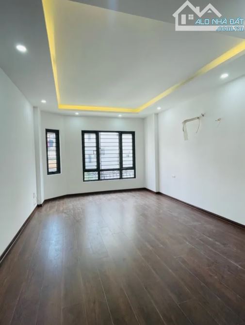 Bán nhà đường Kim Giang, Hoàng Mai diện tích 40m2, 6 tầng Thang máy, Ô tô - 2