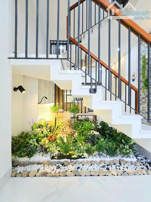 Bán Gấp Nhà 4 Tầng - 52m² - Trường Thạnh Thủ Đức – Đường Xe Hơi – Giá chỉ 4.85 tỷ - 2