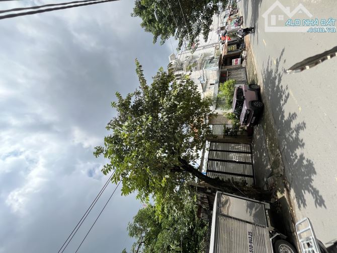 Nhà mặt tiền Nguyễn Tuyển ngay Nguyễn Duy Trinh Bình TrưngTây ngang 8m dài 28m giá rẻ - 2