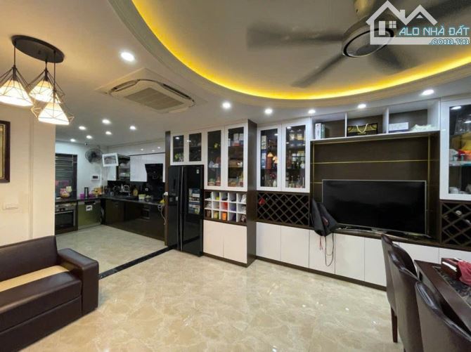 BÁN NHÀ ĐÊ LA THÀNH ĐỐNG ĐA DÂN XÂY CÓ BAN CÔNG TẶNG NỘI THẤT Ở NGAY DT 35M 4T 7.5 TỶ - 2