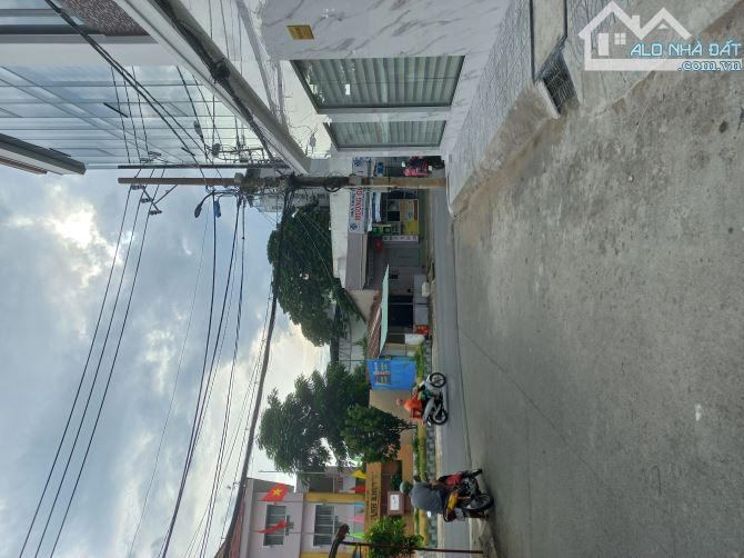 Quận 2 bán nhà 112 m2 giá 2,7 tỷ - 2