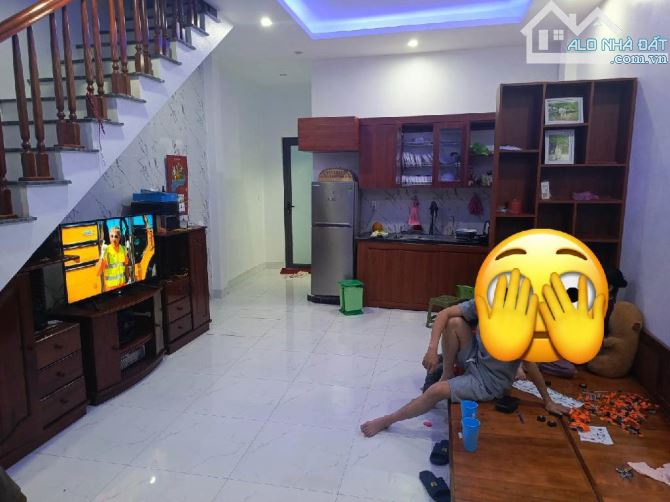 NHÀ MỚI KÍNH KOONG - SỔ ĐỎ CC - TRUNG TÂM THÔN 1 - GẦN TRƯỜNG THCS VẠN PHÚC - VÀI BƯỚC RA - 2
