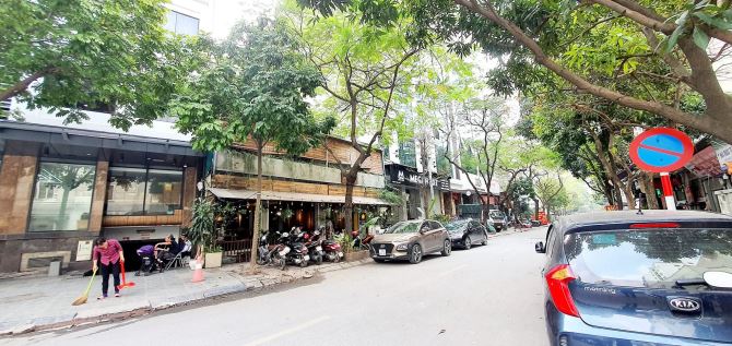Bán tòa phố VIP Dịch Vọng Cầu Giấy 140m 63 tỷ - 2