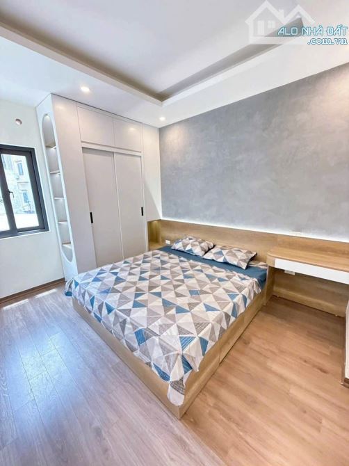 TRƯƠNG ĐỊNH , 37M2 x 5T DÂN XÂY , 3 GÁC ĐỖ CỬA , CỰC GẦN Ô TÔ , FULL NỘI THẤT , 6,9 TỶ - 2