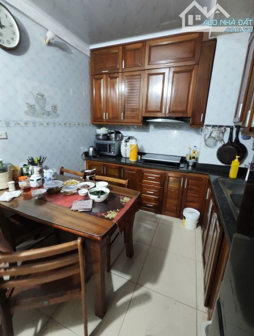 bán căn tập thể tầng 1 ngã tư quan hoa, cầu giấy, kinh doanh, ô tô đỗ cửa - 2