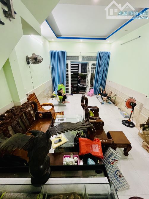 SÁT MẶT TIỀN NGUYỄN XIỂN Q9. TẦNG ĐÚC, 4PN, HẺM  XE TẢI, 5,68 tỷ (còn bớt) DÂN TRÍ CAO. - 2