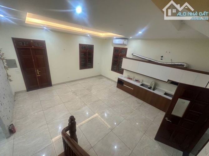 NHÀ GIÁO VIÊN LƯƠNG THẾ VINH 42m2 x 5t Ô TÔ-KINH DOANH- 9,1 tỷ - 2