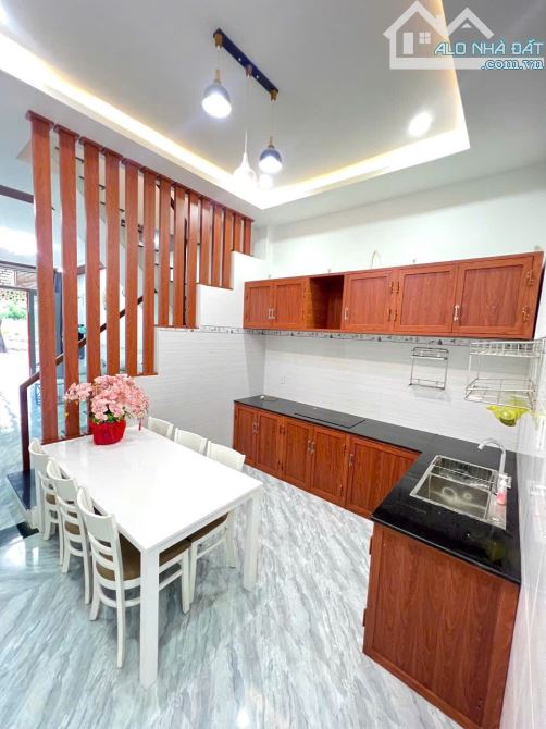 Nhà 3 Tầng TĐC Đất Lành - cách Trung Tâm 3,5km. - 2