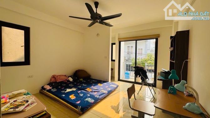 Bán nhà dân xây tại Việt Hưng, gần oto thông, 3 tầng, 71m2, mt: 4m, giá chỉ 8.2 tỷ - 2
