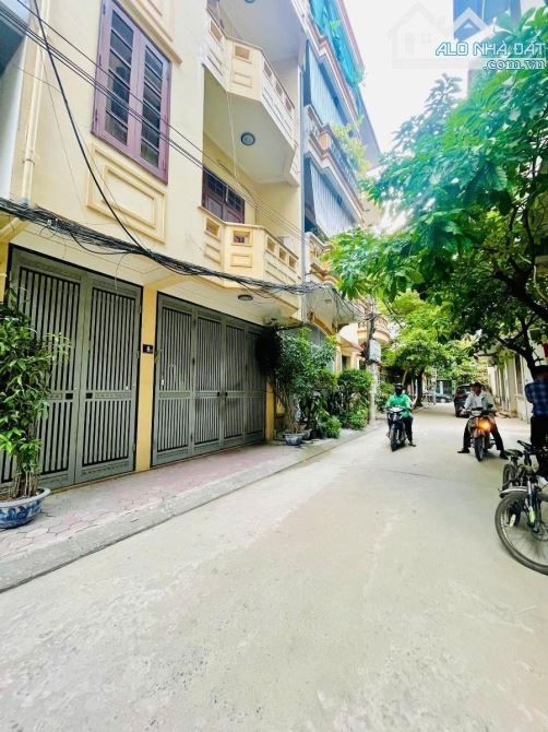 SIÊU VIP! 26 TỶ Bán Nhà Phân Lô, Hoàng Quốc ViỆT - 70M2 - 5 Tầng - Ô Tô - Ngõ Thông, KD - 2