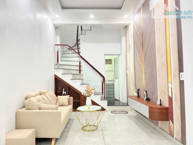 Bán nhà mặt đường Vũ Chí Thắng 3 tầng 26m 3 tầng giá 3 tỷ 250 - 2
