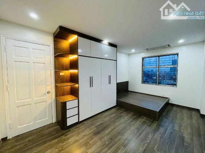 HIẾM- NHÀ ĐẸP SẴN Ở- 68M2- 5 TẦNG- MT 9,5M- GẦN MẶT PHỐ- BẠT NGÀN TIỆN ÍCH. 14.3 TỶ - 2