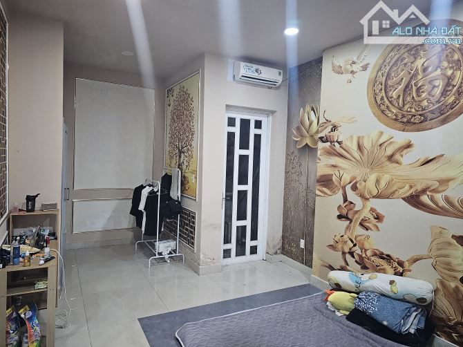 NHÀ 1 TRỆT 2 LẦU MẶT TIỀN VÕ THỊ SÁU - 4