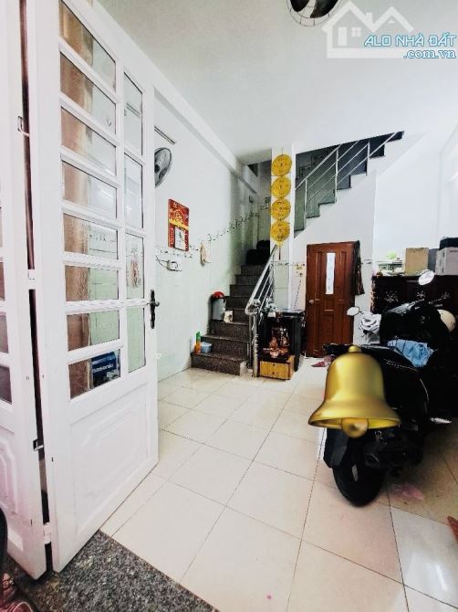 3,8 tỷ bán nhà Quân 6- 3 tầng- 27m2- sổ hồng riêng - 3
