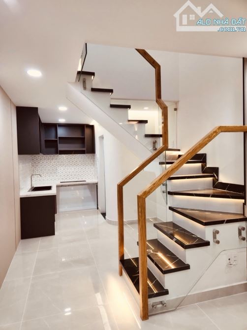 BÁN NHÀ QUẬN 4 -2 TẦNG ĐẸP -NGANG 3x10- HẺM 2.5M - CÁCH 5 CĂN RA NG THẦN HIẾN- 4.15TỶ TL - 3