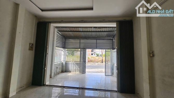 Bán nhà 2 tầng TĐC Đất Lành Vĩnh Thái đường 10m ngang hiếm 4.5m  -------- - DT: 73.1m2 nga - 3
