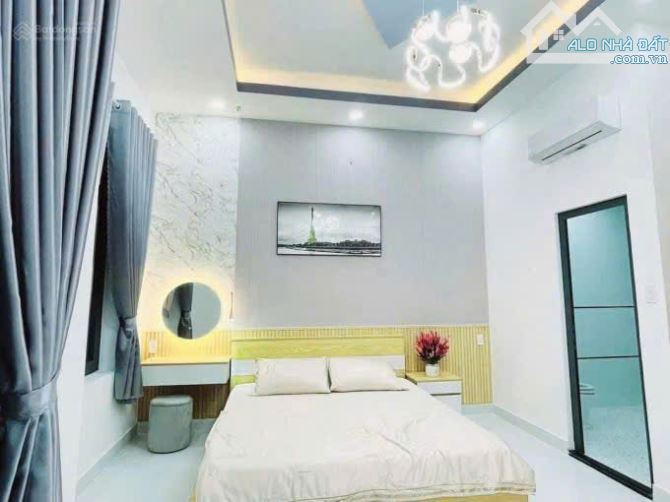 Cần bán gấp nhà 56m2 ngay Dương Quảng Hàm, Gò Vấp. Giá: 2 Tỷ 520 tr, hẻm xe hơi 5m, sriêng - 3