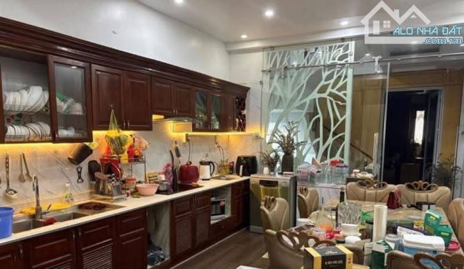 Bán Nhà,Văn Cao, Đằng Lâm, Hải An .8,2 tỷ, 5 tầng, Diện tích 72m2, ngang 4, Đường 12 m. - 3