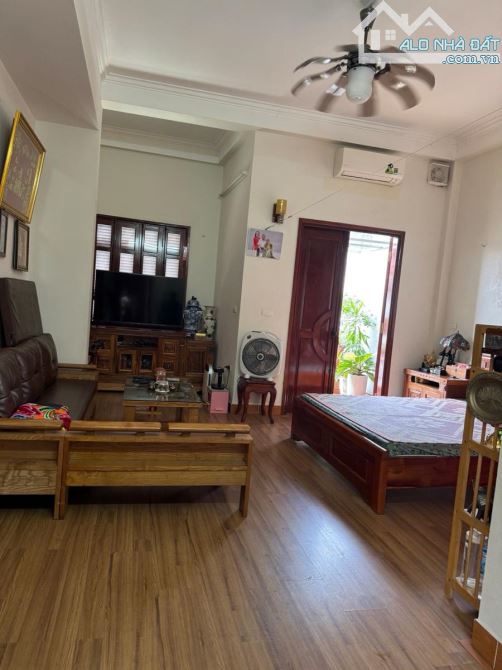 bán nhà gia quất - long biên- nhà đẹp - ngõ thông - 60m2 - 4  tầng - giá 9.3 tỷ. - 3