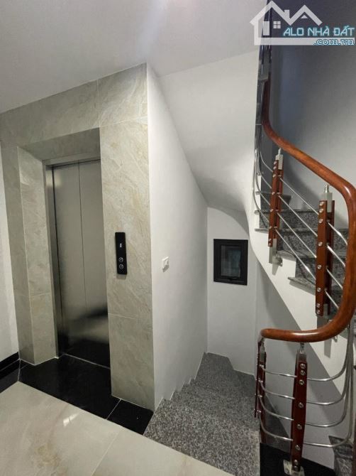 NHÀ ĐẸP, NGUYỄN VĂN HUYÊN, CẦU GIẤY-Ô TÔ- THANG MÁY:40M X5T, MT 3,5M, GIÁ 13,4 TỶ. - 3