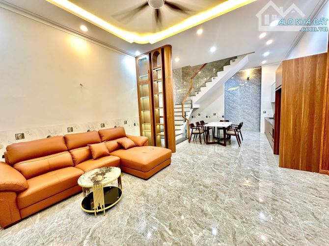 NP758 ✳️Bán nhà lầu Gần quảng trường tỉnh, P.Tân Phong Biên Hoà. 👉 Diện tích : 5,3m dài 1 - 3