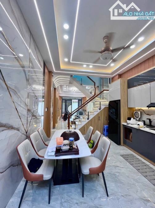 CẦN BÁN GẤP NHÀ HẺM 1/ THÍCH QUẢNG ĐỨC, P4, Q. PHÚ NHUẬN TP HCM giá3tỷ890 dt:56.5m2 - 3