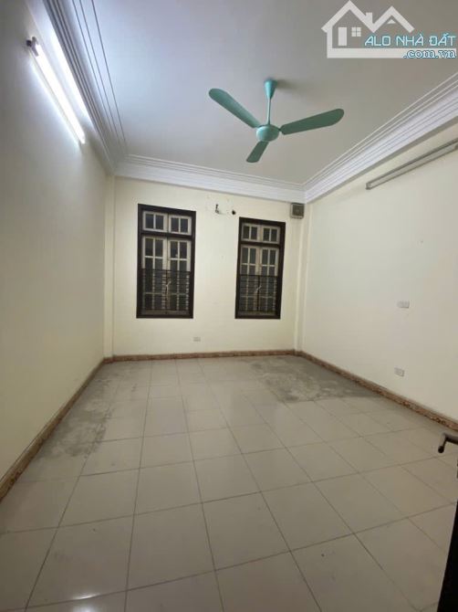 Bán Nhà Khu Phân Lô Đầm Trấu, OTO Tránh, vỉa hè, kinh doanh - 41m2 x 4 Tầng - Sổ vuông đẹp - 3