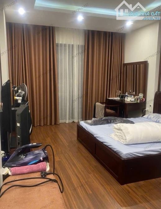 BÁN NHÀ DƯƠNG QUẢNG HÀM 56m2. HAI THOÁNG - GARA Ô TÔ - NGÕ Ô TÔ TRÁNH, VĂN PHÒNG ĐẸP - 3