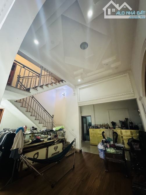 Biệt thự 12x35m, mặt tiền Tân Hiệp. Gần chợ Hóc Môn - 3
