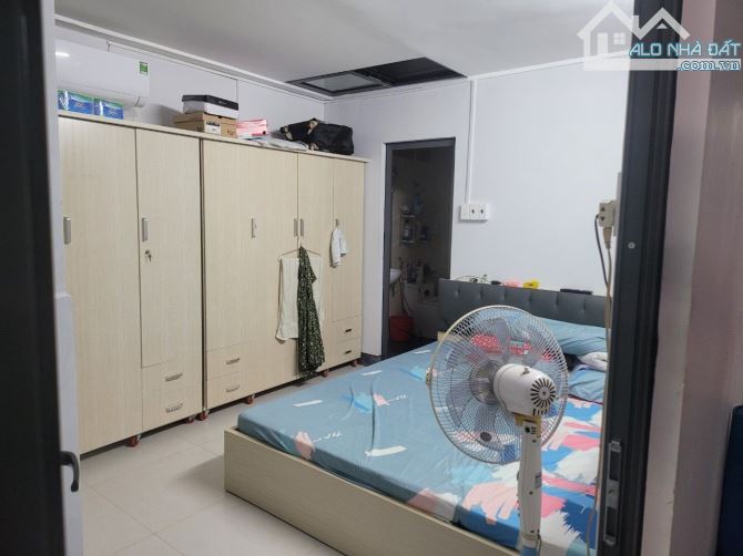 HXH trải nhựa 6m - xe 7 chỗ ngủ nhà! Bán nhà (4x13m) 5 tầng gần VinCom Nguyễn Xí. - 3