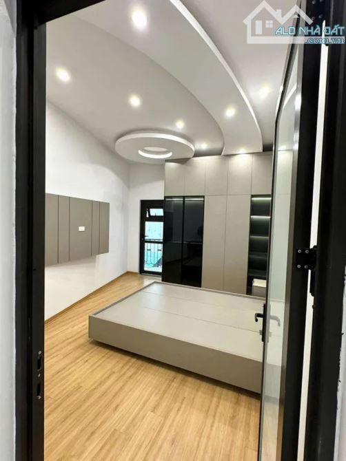 Bán nhà Đội Cấn, full nội thất, DT: 37/40m, 4 tầng - 3