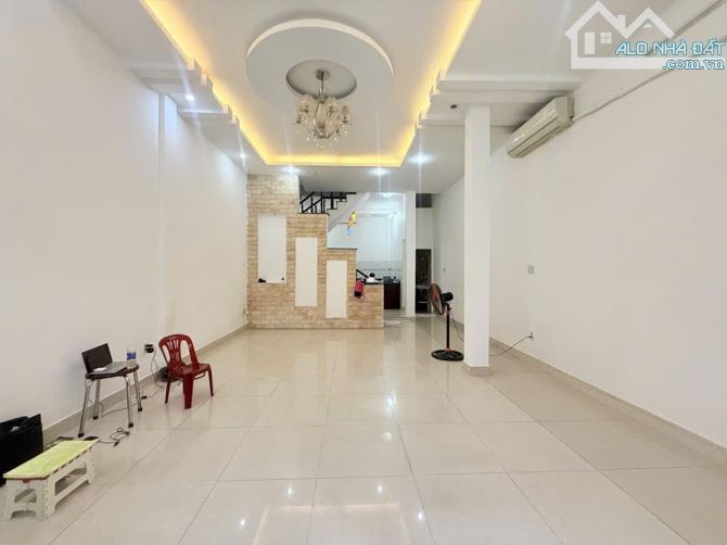 BÁN NHÀ HẺM XE HƠI SÁT MT - GIÁP Q1 - 70 M2 - NGANG 5M -  4 TẦNG  - 12.5 TỶ - 3