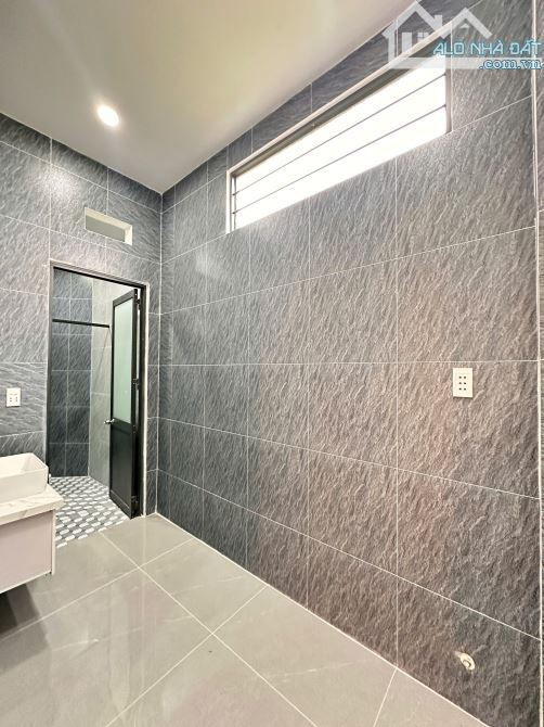 MẪU NHÀ HIỆN ĐẠI CÁCH LỘ 50M - 5.5MX21M SHR - 3