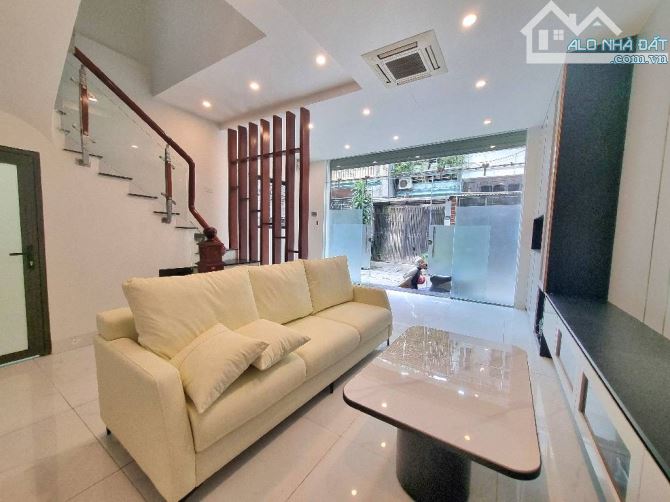 Lô góc - Trước nhà oto tránh - Nhà Tựu Liệt - dtich 42m2 x 4 tầng - Mặt tiền 6m- Giá 10,6 - 3