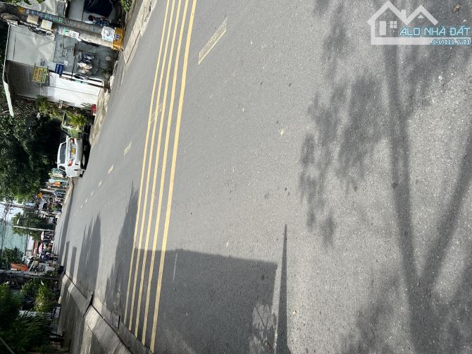 Nhà Trọ 16x52m - 20phòng thuê Full - Mặt tiền Phan Văn Hớn - Giá 30triệu/m2 - 3