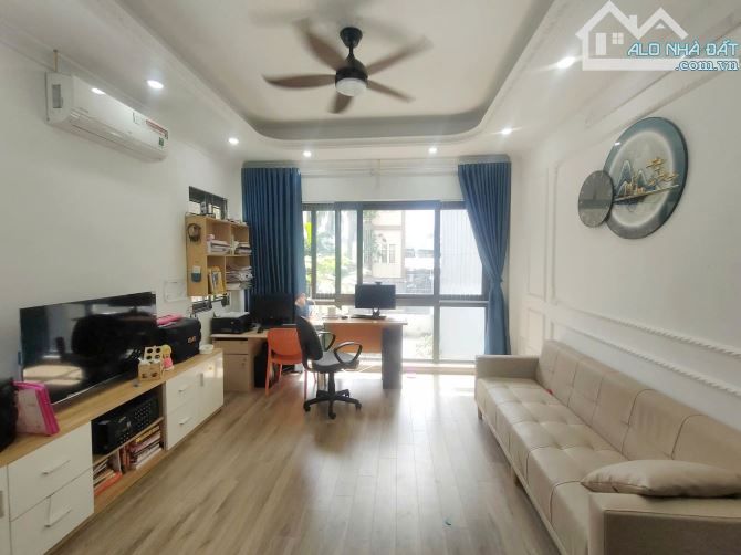 Bán nhà Hoàng Quốc Việt 31m2*5T, nhà đẹp ở ngay, cách ô tô 30m, ngõ to rộng, 7.5 tỷ - 3