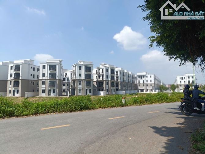 Chính chủ gửi bán Ô Đất đấu giá Tân Quang - Vị trí cực đẹp giá chỉ 8x triệu - 3