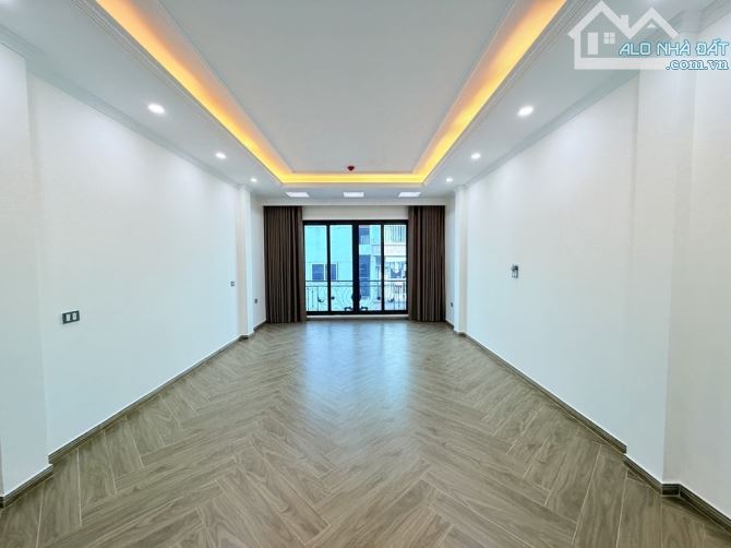 VĨNH PHÚC- PHÂN LÔ Ô TÔ TRÁNH- 7 TẦNG KINH DOANH - 3